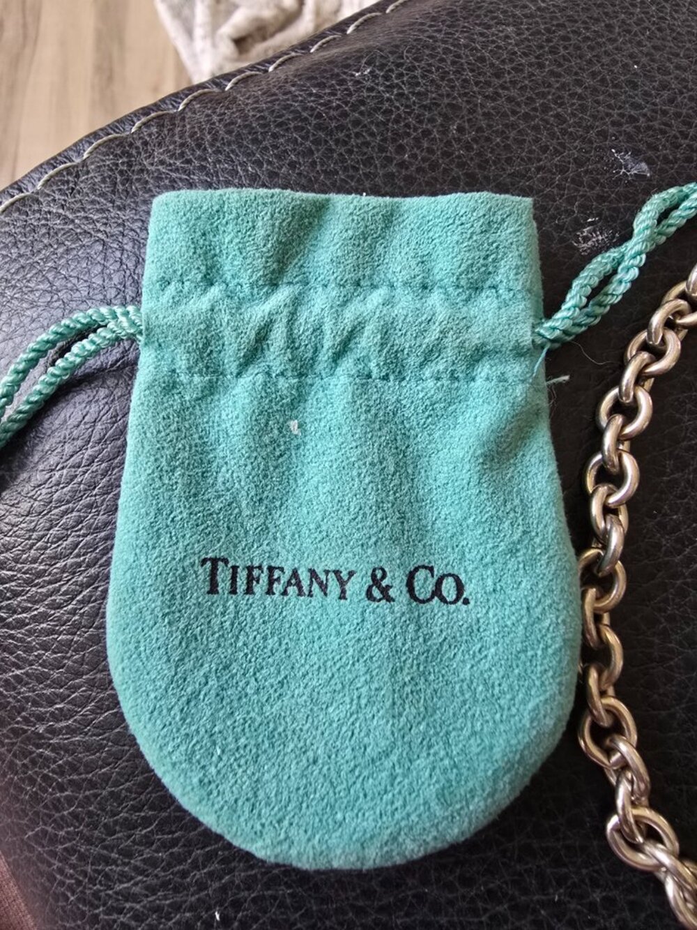 Authenticated "Return to Tiffany" Oval Tag 15.5" Choker With Pouch - Picture 4 of 5